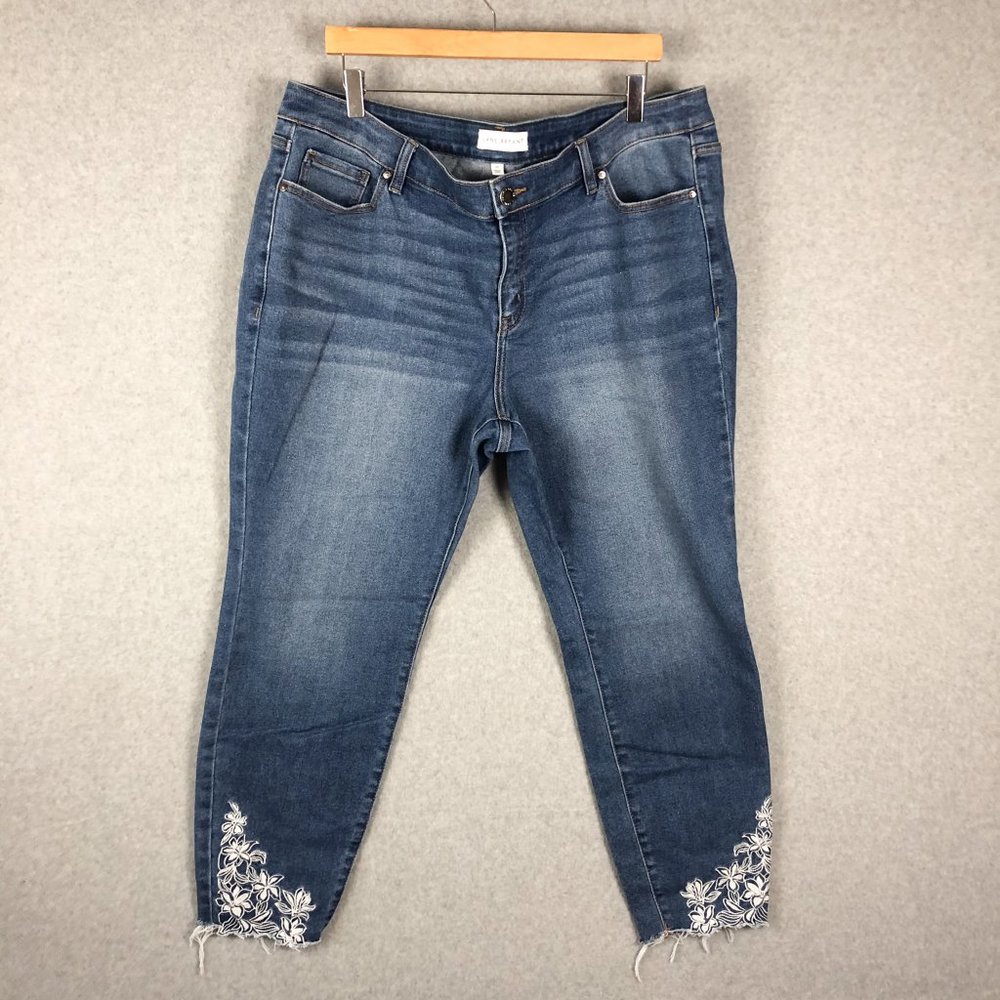 Lane Bryant Copped Ebmroidered Floral Raw Hem Skinny Jeans Size 20P